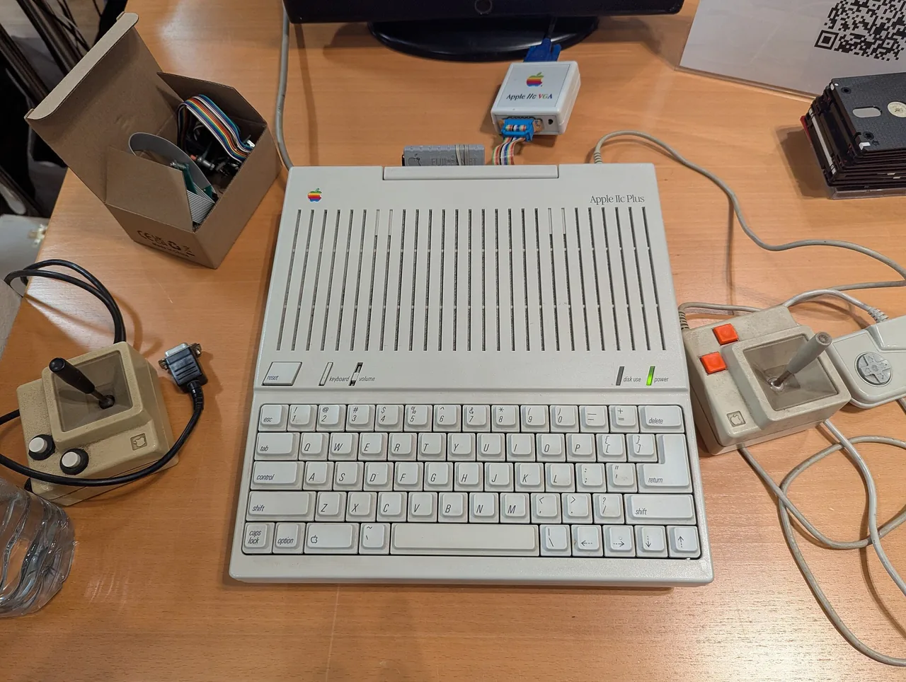Apple iic-plus, archival photo