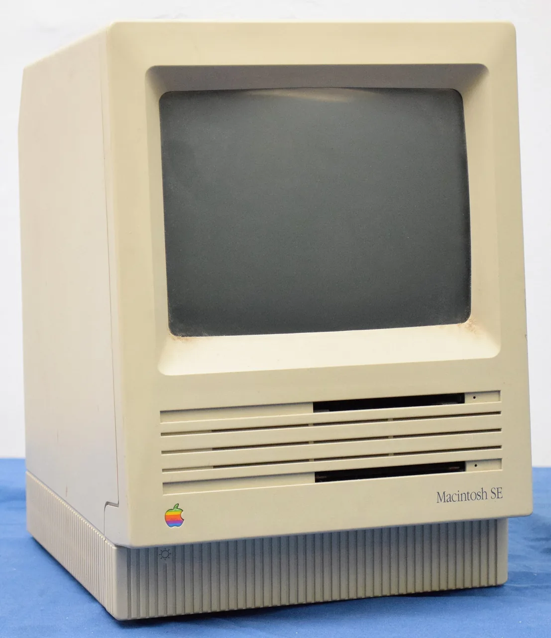 Apple macintosh-se, archival photo