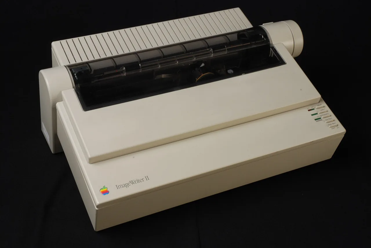 Apple apple-imagewriter-ii, archival photo